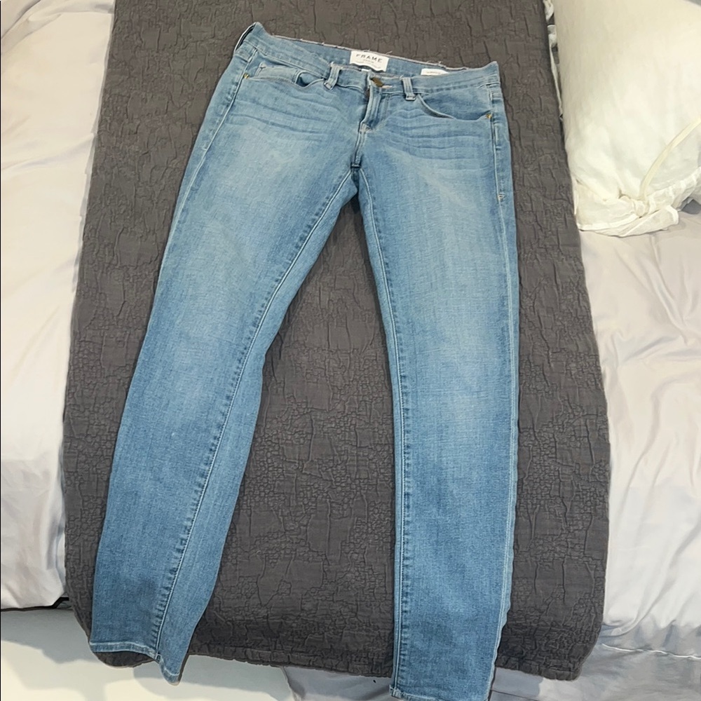 Frame Light washed skinny jean’s perfect condition